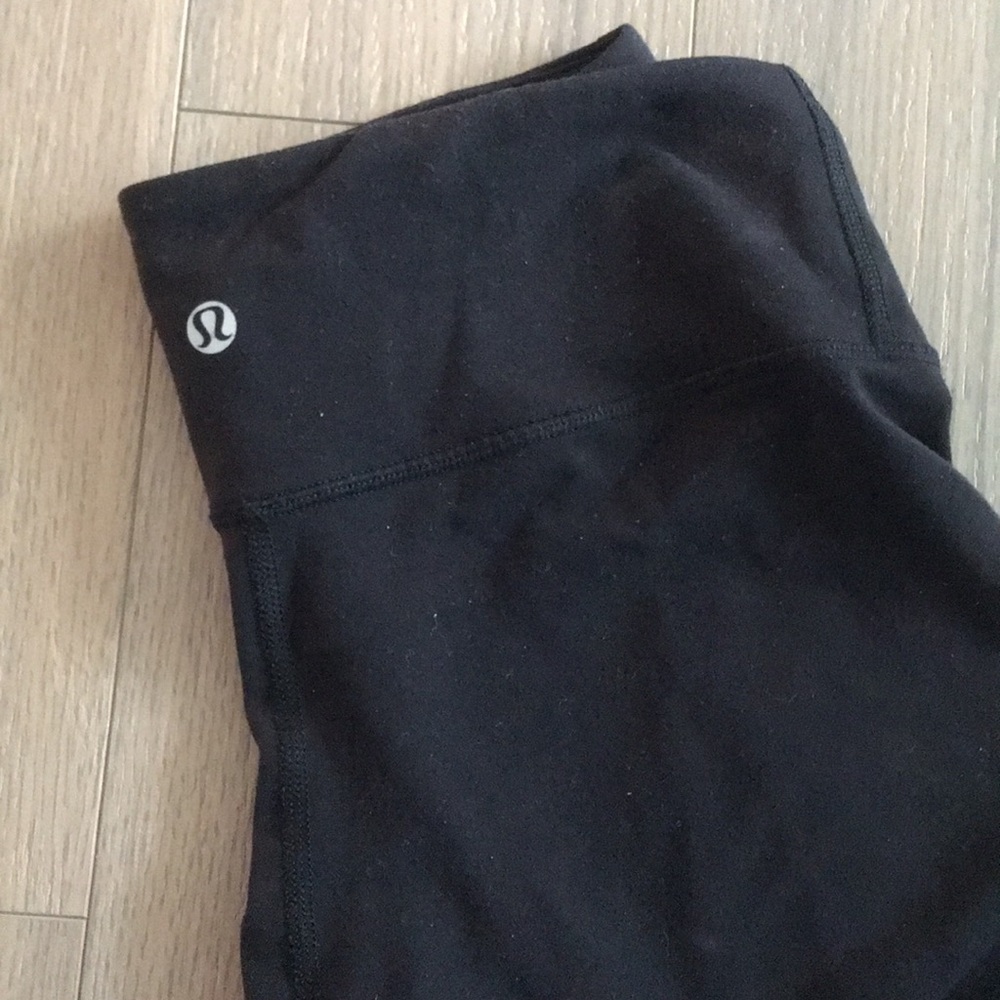 Lululemon Black Wunder Under tights